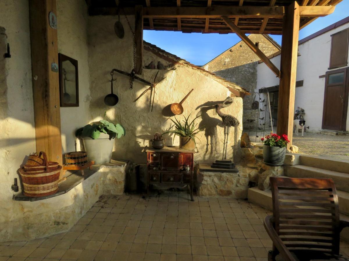 Lalot Bed and Breakfast Oulches Buitenkant foto
